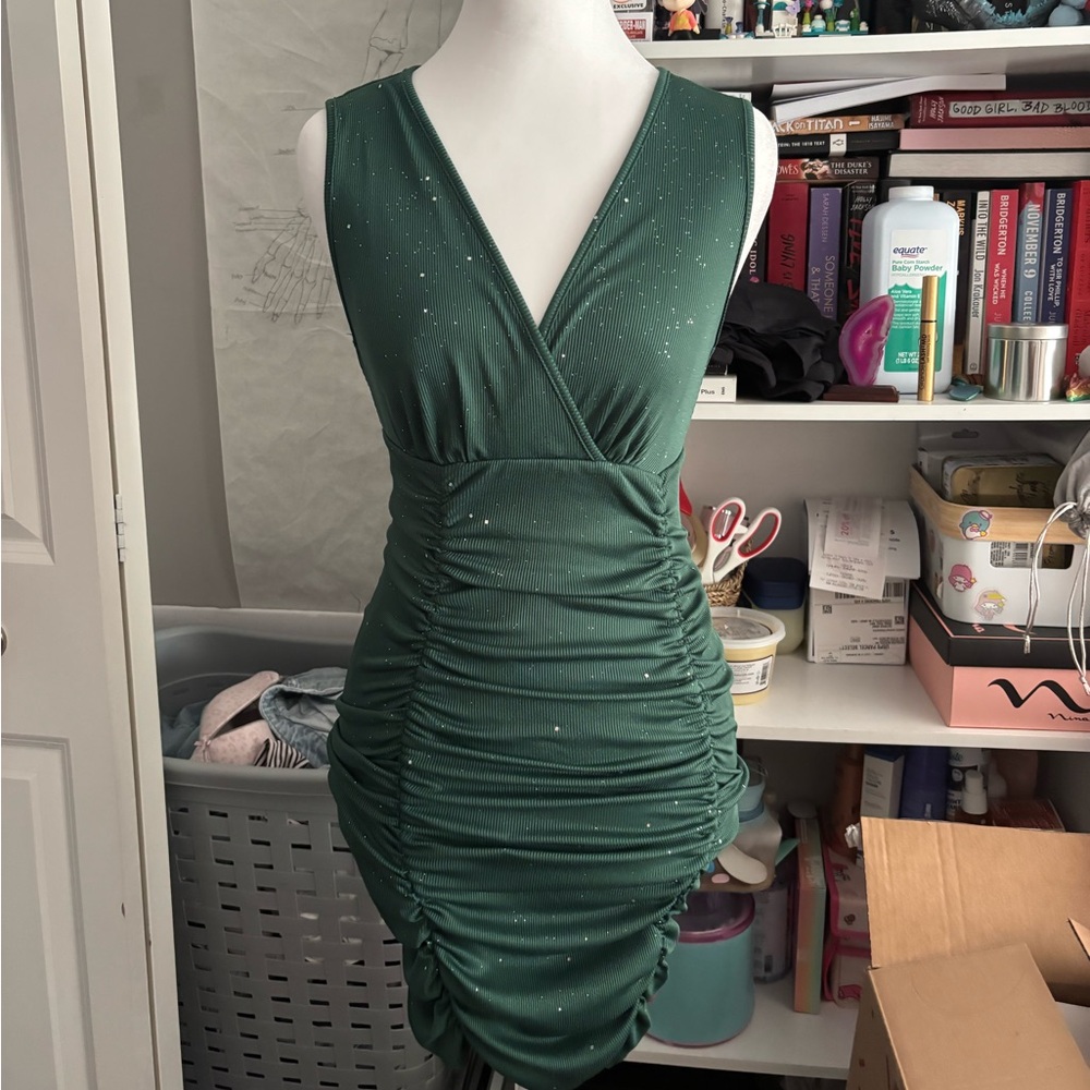 SHEIN Green Ruched Midi Dress - Picture 3 of 6
